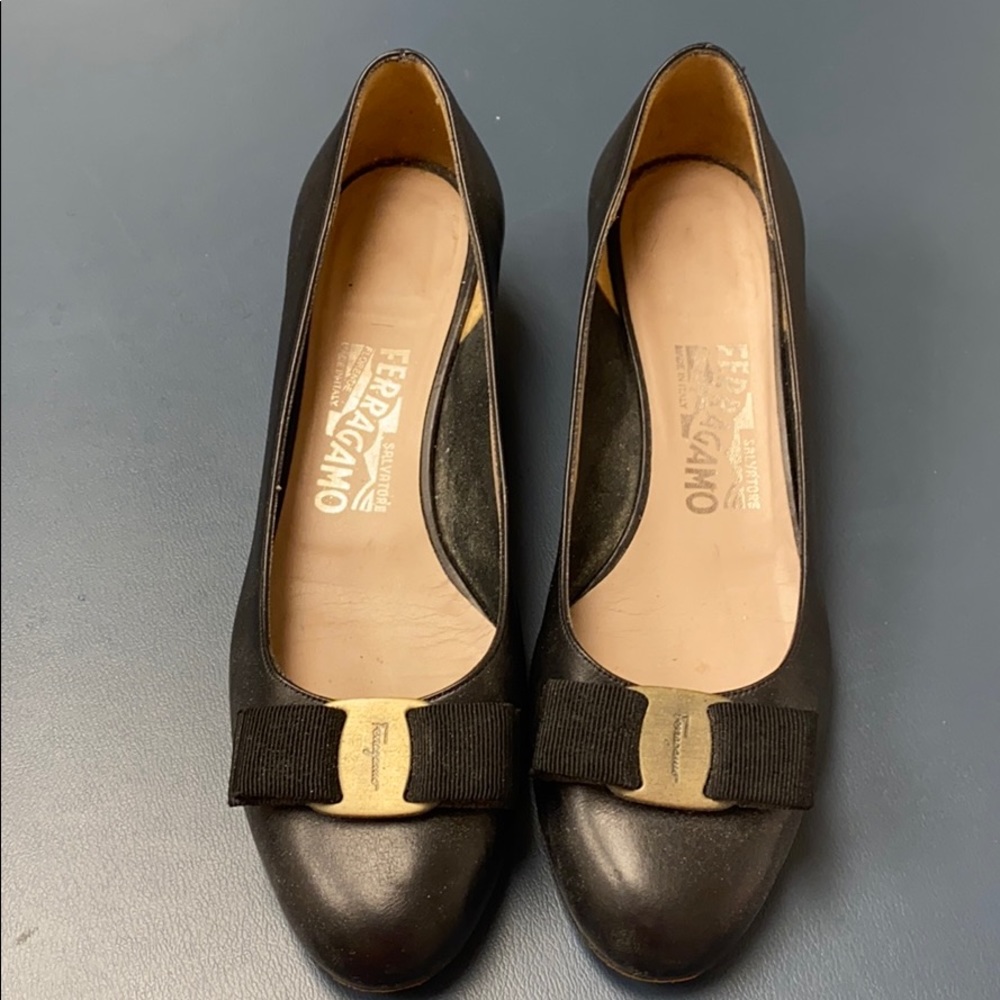 Ferragamo Bow Low-Heels
